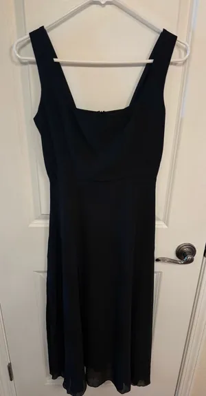 Long black dress commence thumbnail 1