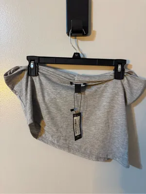 PrettyLittleThing Gray Strapless Ruched Crop top size 14 thumbnail 2