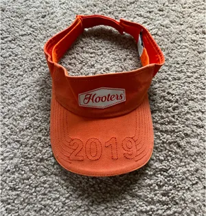 Hooters Visor thumbnail 1