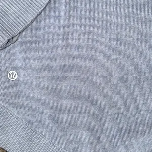 Lululemon Open Mind Open Heart Split Back Sweater Light‎ Blue Size 6 thumbnail 6