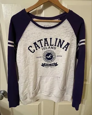 Catalina Island Top. Purple and white. Size Large. thumbnail 1