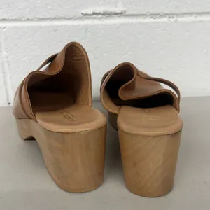 Sz10 Andre assoue brown tan slip on heeled Sofi clog wooden leather chunky amber thumbnail 5