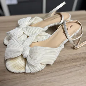Mucccute Pleated Bow Block Heel Sandals White Size 9.5 thumbnail 5