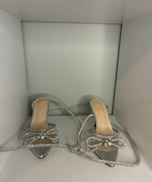 Bow Heels Silver Size 7.5 thumbnail 5