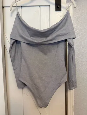 Aritzia Contour Bodysuit Long Sleeve thumbnail 1