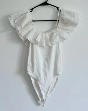 Zara White Eyelet Ruffle Bodysuit Cottagecore Coquette M thumbnail 1