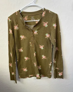 Long sleeve  thumbnail 1