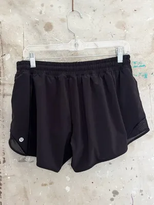 Lululemon Hotty Hot Short II Long 4", Black thumbnail 3
