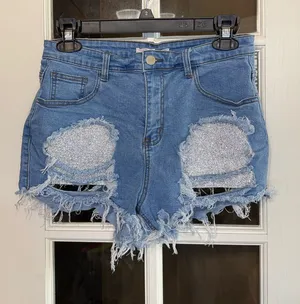 HOT & DELICIOUS Festival Rhinestone Pockets Heavily Distressed Denim Shorts L thumbnail 1