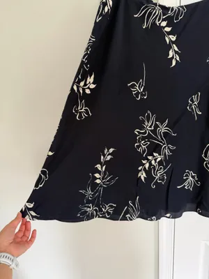 Lauren Ralph Lauren Women’s 100% Silk Monte Carlo Floral Skirt Midi Large Navy thumbnail 3