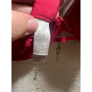 Victoria’s Secret Red Full Coverage Bra Woman’s Size 34C thumbnail 11