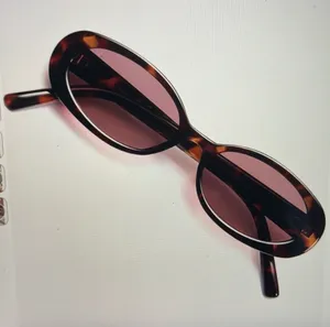 Amazon Oval Sunglasses thumbnail 1