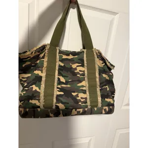 Steve Madden‎ Camo Green Tote Bag Camouflage Gold Studs Gorpcore Urban Punk thumbnail 2