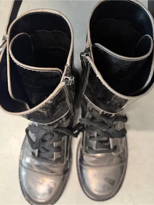 DKNY Black Patent Leather Combat Boots Lace Up Buckle Women’s 8 thumbnail 1