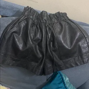 Black faux Leather Women Shorts XS thumbnail 3