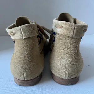 Soludos Suede Moccasin Womens Boots Sz 7 Boho Southwestern Embroidered Festival thumbnail 4