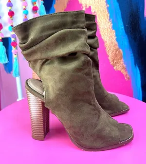 Liliana Womens 7.5 Peep Toe Booties Olive Green Slouchy‎ Block Heel EUC thumbnail 1
