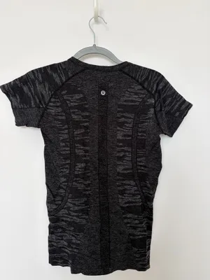 Lululemon shirt thumbnail 2