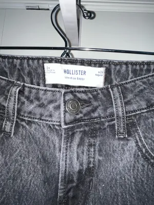 Hollister Black Low-Rise Baggy Jeans thumbnail 3