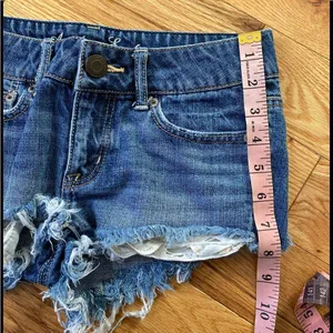 American Eagle Short Denim Shorts thumbnail 3