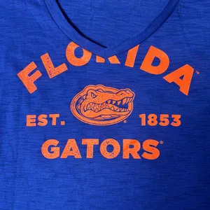 NEW Florida Gators V-Neck T-Shirt Women S‎ Blue Oversized Fanatics College Tee thumbnail 4