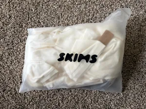 Skims long sleeve plunge top  thumbnail 2