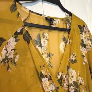Torrid Floral Chiffon High Low Maxi Dress Flutter Sleeve Gold Size 1 1X No Slip thumbnail 8