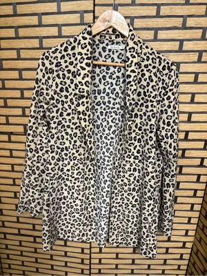 Stradivarius leopard print cardigan/blazer size large thumbnail 1