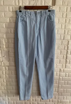 LL Bean Jeans Relaxed Fit Blue Denim Elastic Waist Inseam 27 Rise 10 Length 38 thumbnail 2