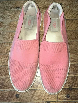 UGG salmon pink 9 slip on loafers thumbnail 1