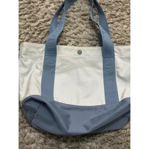 Athleta Girl Weekend Tote Bag Blue One Size Water Repellent Power of She Dance thumbnail 8