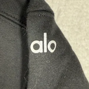 Alo Yoga Womens Black Cropped Hoodie Long Sleeve Raw Hem Activewear Sweatshirt M thumbnail 2