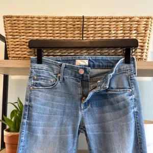 MOTHER The Looker Ankle Fray Cropped Jeans in Wild & Sweet Wash, 24 thumbnail 6