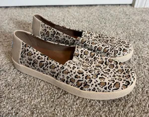Cheetah print Tom’s Tan Size 7.5 thumbnail 1
