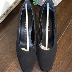 Bandolino Elegant Classic Black Block Heels Made in Spain Size 6.5M thumbnail 14