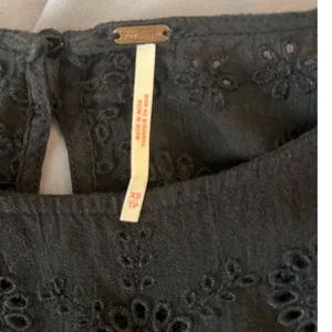 Free People Valencia Embroidered Eyelet Balloon Sleeve Blouse Women's sz. XS thumbnail 9