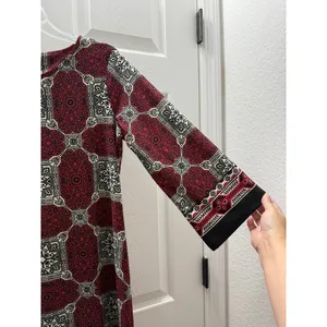Sunny Leigh Red Black Medallion Print Shift Dress Gold Hardware 3/4 Sleeve Small thumbnail 6