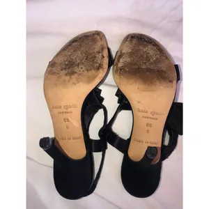 Kate Spade Bow Strappy Heels Size 6.5 Satin Fancy Formal Prom Evening Black Tie thumbnail 8