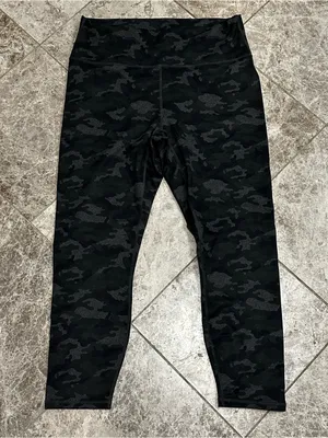 Fabletics High Waisted Powerholds Leggings NEW Charcoal Camo 7/8 Size XL thumbnail 2