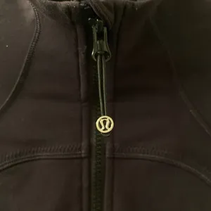 Lululemon Forme Black Jacket Size 4 Brushed Luon Material Full Zip Mid Hip thumbnail 3