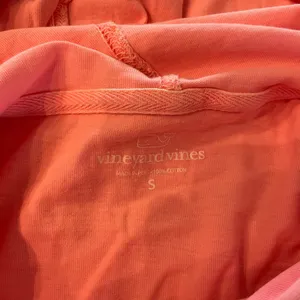 Vineyard Vines Neon Pink Pullover Hooded Sweatshirt Size S thumbnail 5