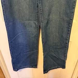 Madewell Perfect Vintage Wide-Leg Jean thumbnail 2