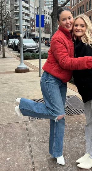 Highwasted Blue Jeans thumbnail 2
