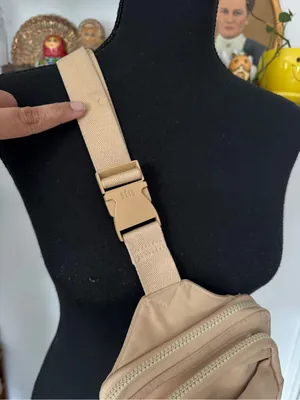 BEIS The Sport Sling in Beige thumbnail 5