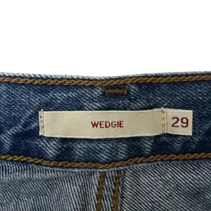 Levis Wedgie Straight Distressed High Rise Jeans Blue Denim Ripped Size 29 thumbnail 6