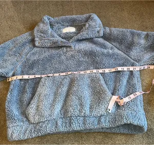 Aeropostale Women’s size Medium Cropped Blue Sherpa Sweatshirt thumbnail 5