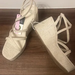 Wild Fable Ronnie Strappy Platform Wedge Heel Memory Foam Insole New size 11 thumbnail 4