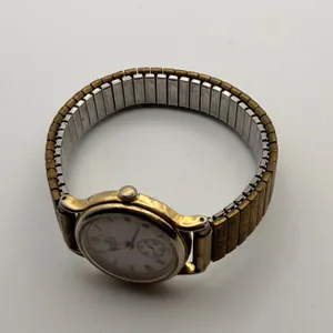 Vintage Lorus Quartz Gold Tone Ladies Watch Small Second Working New Battery thumbnail 3