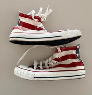VINTAGE: Converse | Chuck Taylor All-Star high tops, Stars & Stripes. Size: 4.5/Men, 6.5/Women thumbnail 9