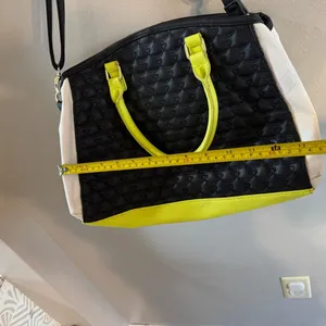 Betsey Johnson Neon Yellow Heart Purse thumbnail 6